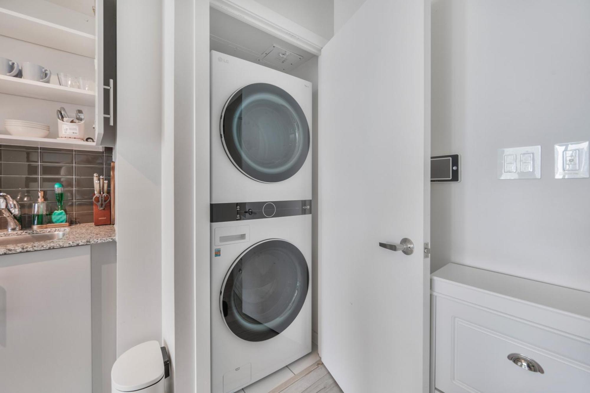 Luxury Downtown Toronto 2 Bedroom Suite With City And Lake Views And Free Parking Экстерьер фото