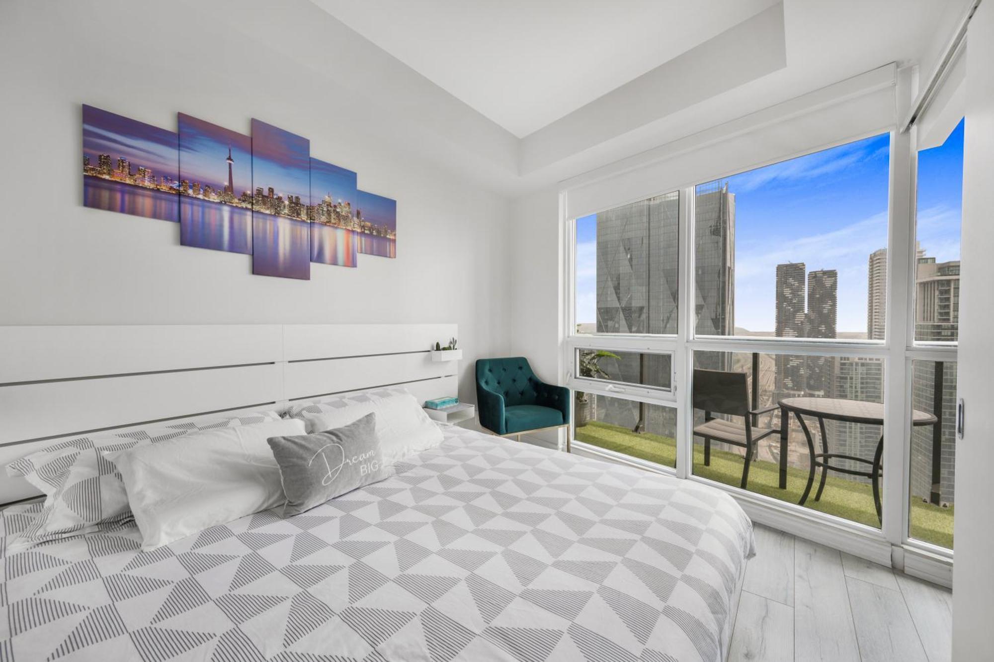 Luxury Downtown Toronto 2 Bedroom Suite With City And Lake Views And Free Parking Экстерьер фото