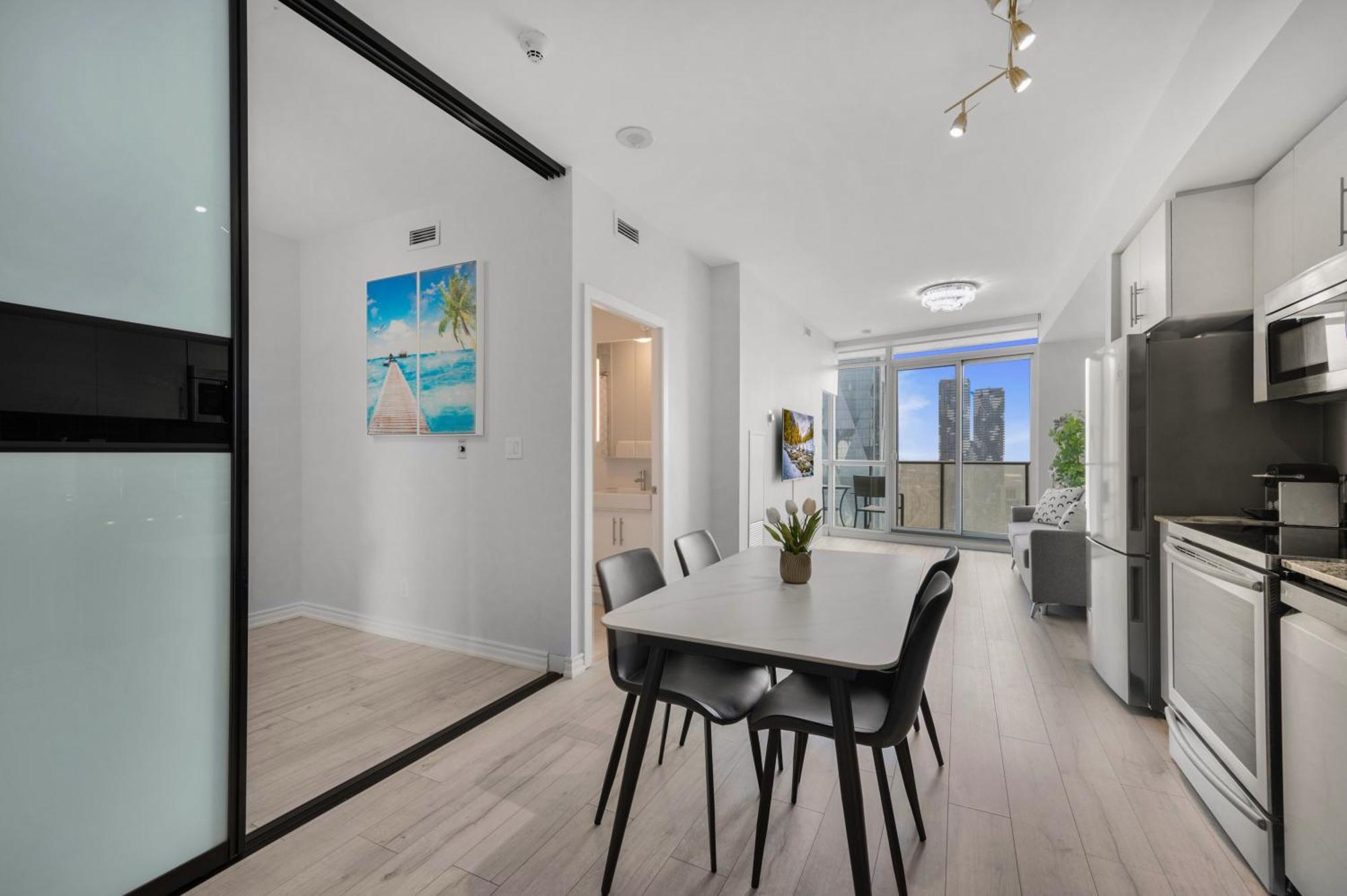 Luxury Downtown Toronto 2 Bedroom Suite With City And Lake Views And Free Parking Экстерьер фото